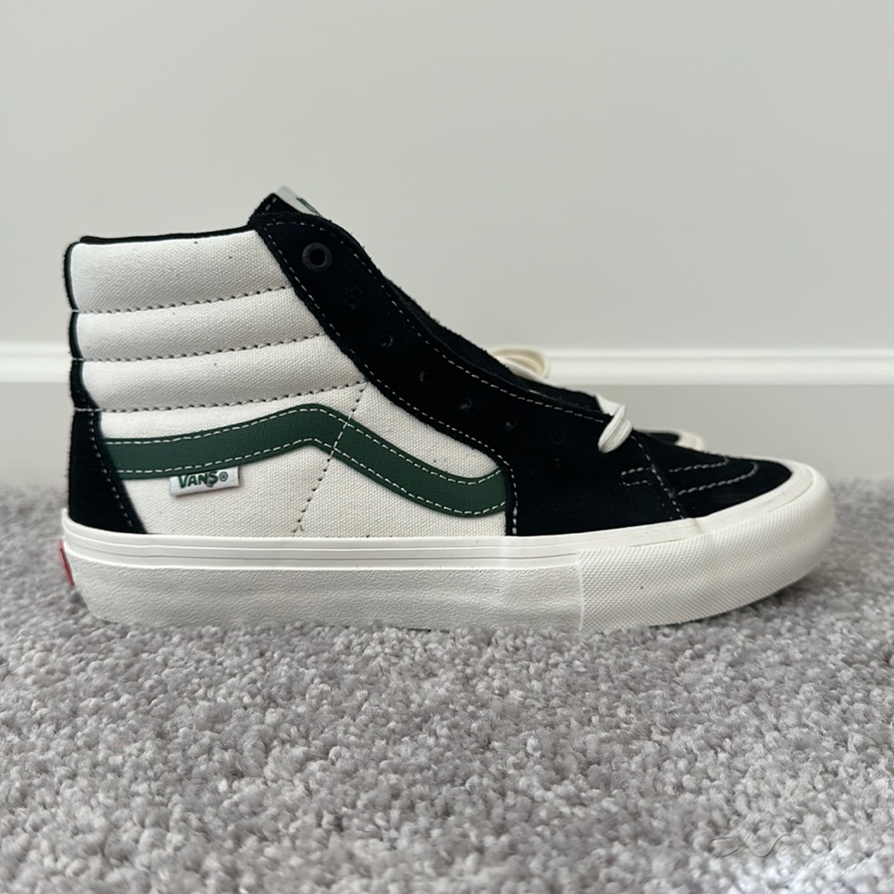 Vans SK8-HI Pro Black/Alpine Green. US Men’s 7.0. No box/tags.